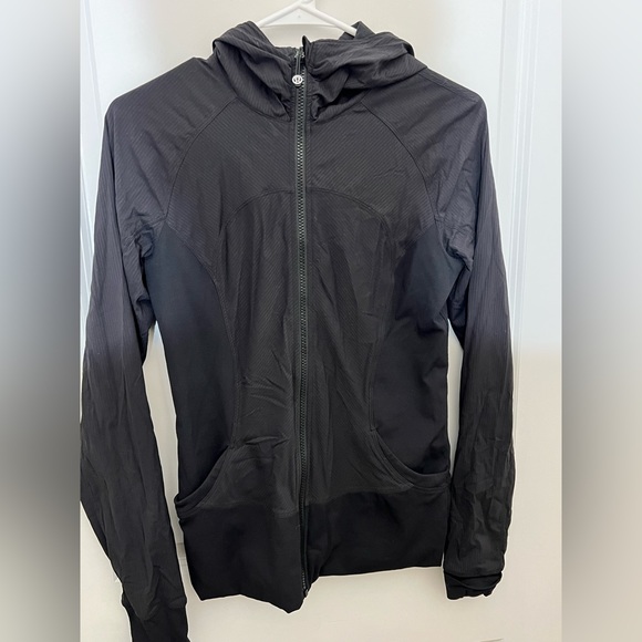 Lululemon lightweight windbreaker. Black. - Picture 2 of 4